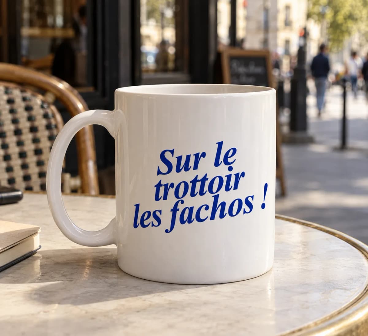 Mug "Sur le trottoir les fachos !" — Attal 2027